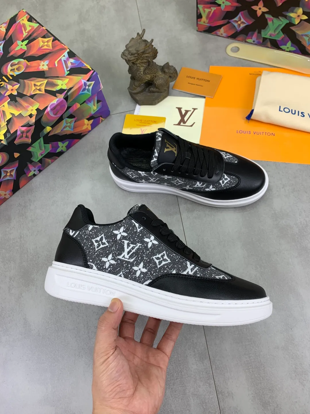 Men's men's shoes💰P520💰[New model]🆘High quality cowhide [Louis Vuitton]LV official website latest model🎁casual and fashionable men's shoes👟hot style💥simple and elegant style, exclusive for trendy men. Unique official website latest brand elements👑original decoration, fashionable and generous, the fabric is made of original denim➕comfortable and breathable mesh lining➕cow leather feet ✅The official website specifies wear-resistant casual outsole, the classic model is taken in real life🎬Color: 5⃣️colors available😍Number of codes: 38-44 Full set of packaging